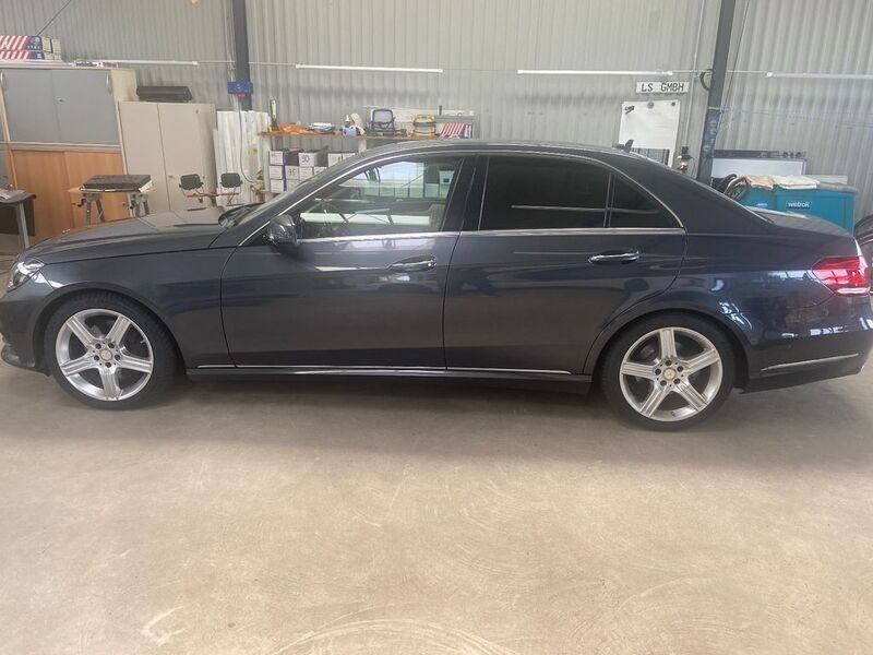 Grau Gebraucht 2015 Mercedes E350 Avantgarde Limousine | 16.500 € (Guter Preis) - Bild 1/4