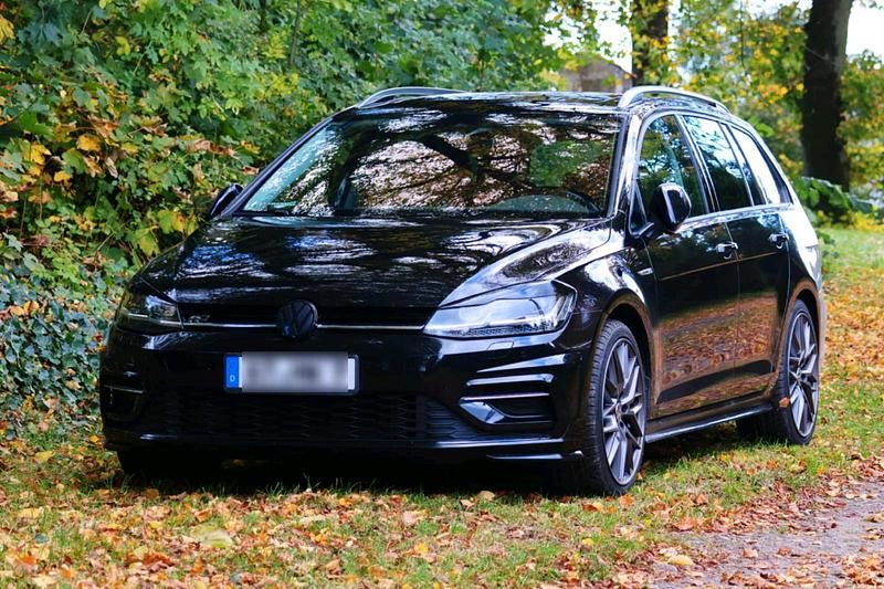 Schwarz Gebraucht 2019 VW Golf VII R-line Kombi | 16.750 € (Fairer Preis) - Bild 1/4