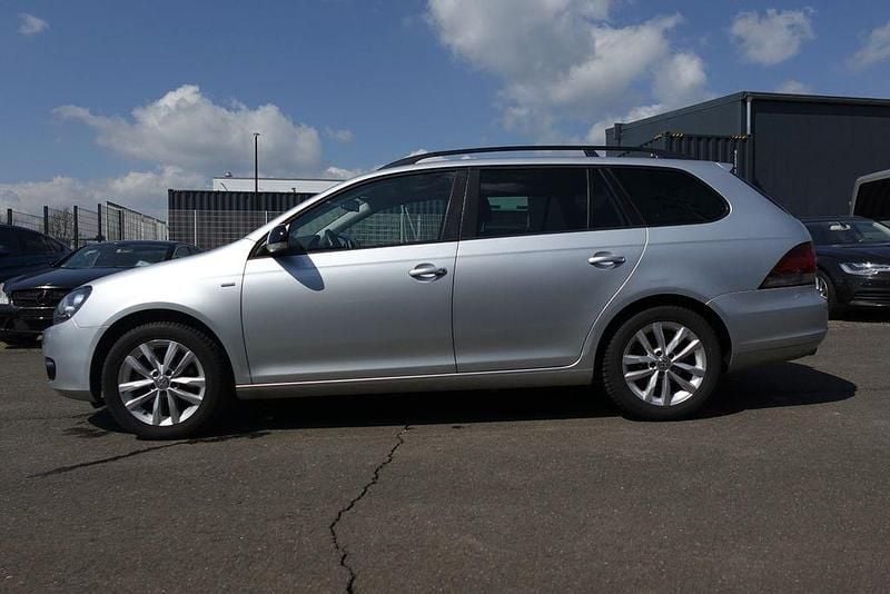 Gebraucht VW Golf VI Match 105 PS (77 kW) 2013 Silber Kleinwagen