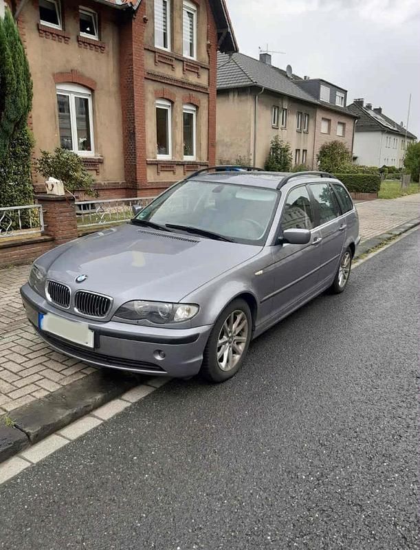 Grau Gebraucht 2004 BMW 320 Kombi | 1.400 € (Guter Preis) - Bild 1/4