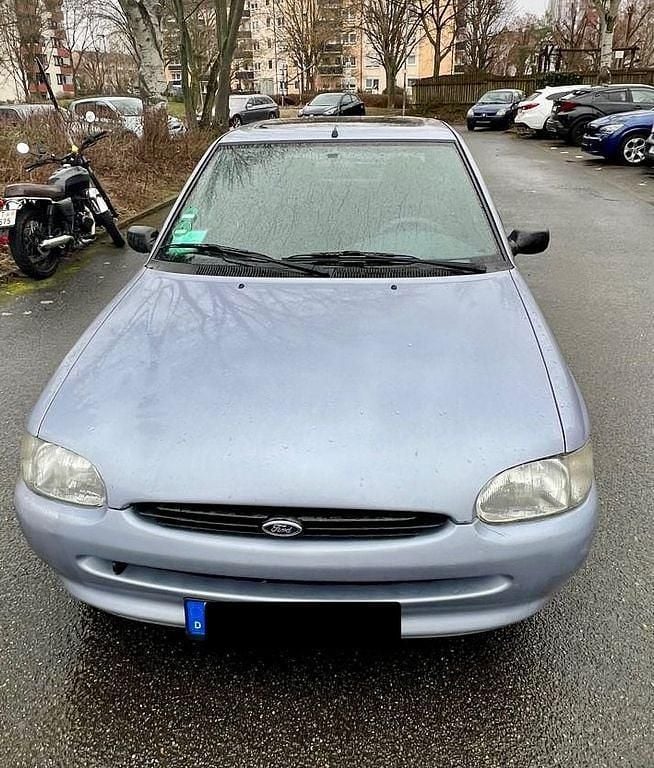 Gebraucht Ford Escort 90 PS (66 kW) 1995 Blau Limousine