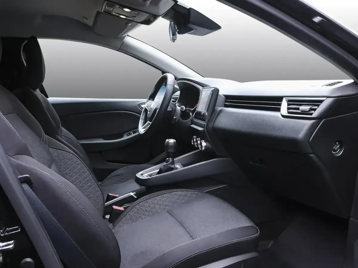 Gebraucht Renault Clio SE 67 PS (49 kW) 2021 Sternenschwarz Kleinwagen