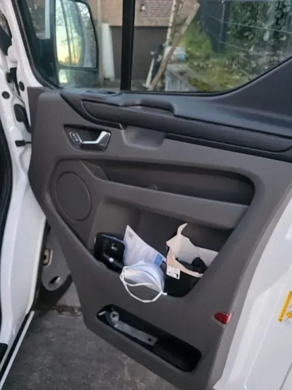 Używany Ford Transit Custom 131 KM (96 kW) 2019 Biały Minivan