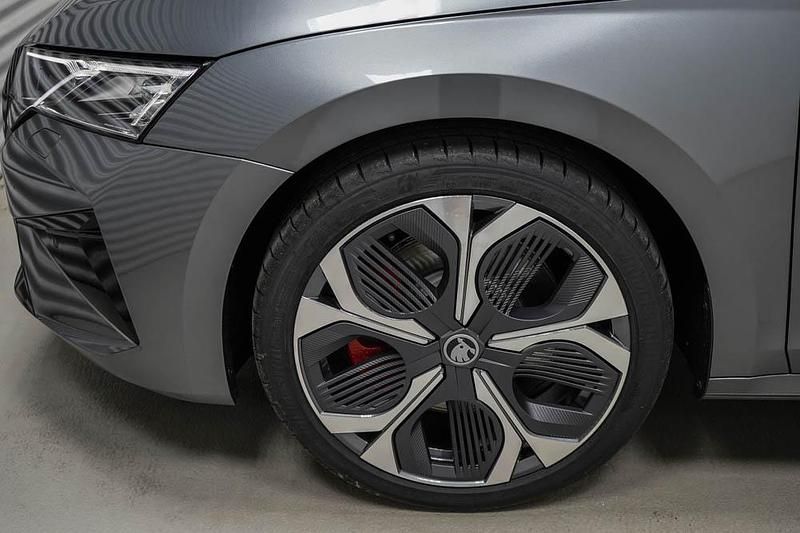 Gebraucht Skoda Octavia RS 265 PS (194 kW) 2025 Graphitgrau metallic (5x) Kombi