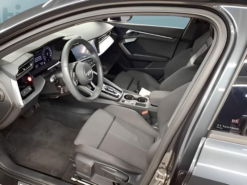 Gebraucht Audi A3 Sportback 116 PS (85 kW) 2025 Grau Kleinwagen