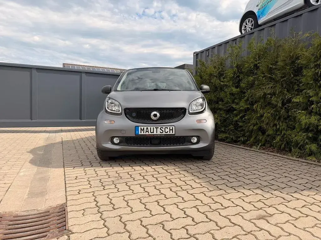 Gebraucht Smart ForTwo Electric Drive 60 kW (82 PS) 2019 Grau Coupé