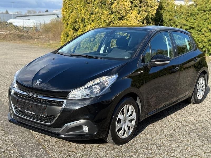 Gebraucht Peugeot 208 Active 82 PS (60 kW) 2016 Schwarz Kleinwagen