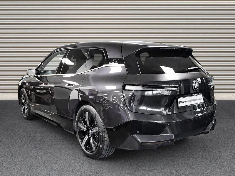 Gebraucht BMW iX Executive 384 kW (523 PS) 2022 Sophistograu brillanteffekt SUV