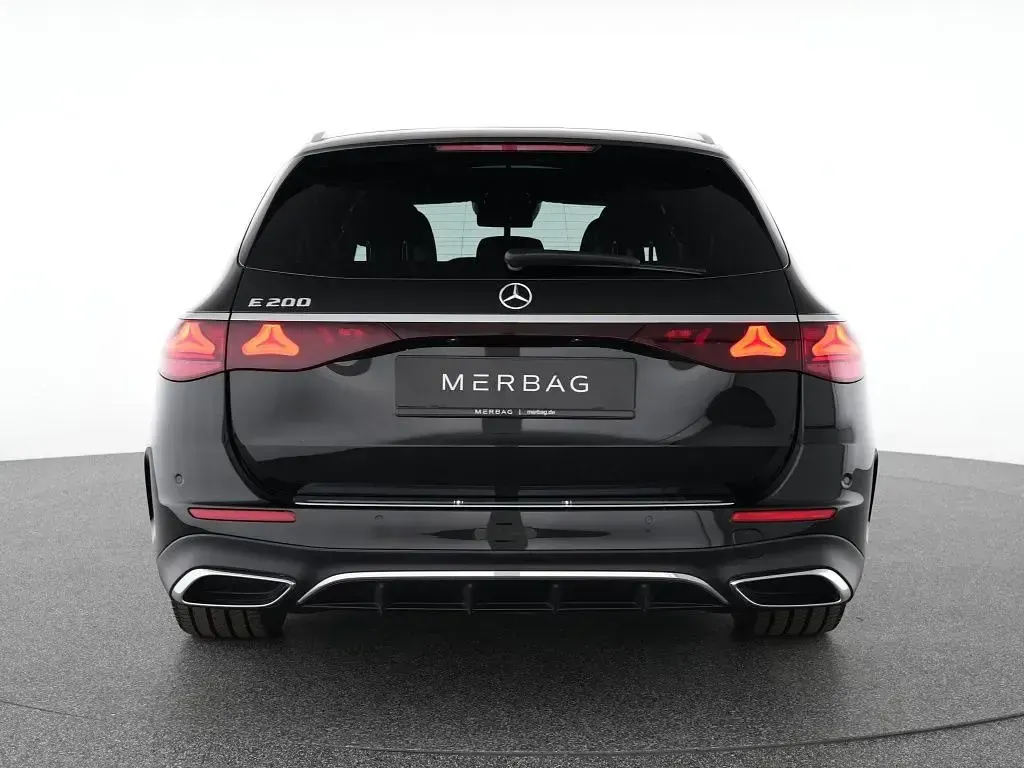 Gebraucht Mercedes E200 204 PS (150 kW) 2025 Schwarz Kombi