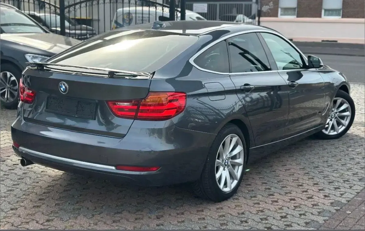 Gebraucht BMW 320 Comfort Edition 184 PS (135 kW) 2014 Grau Limousine
