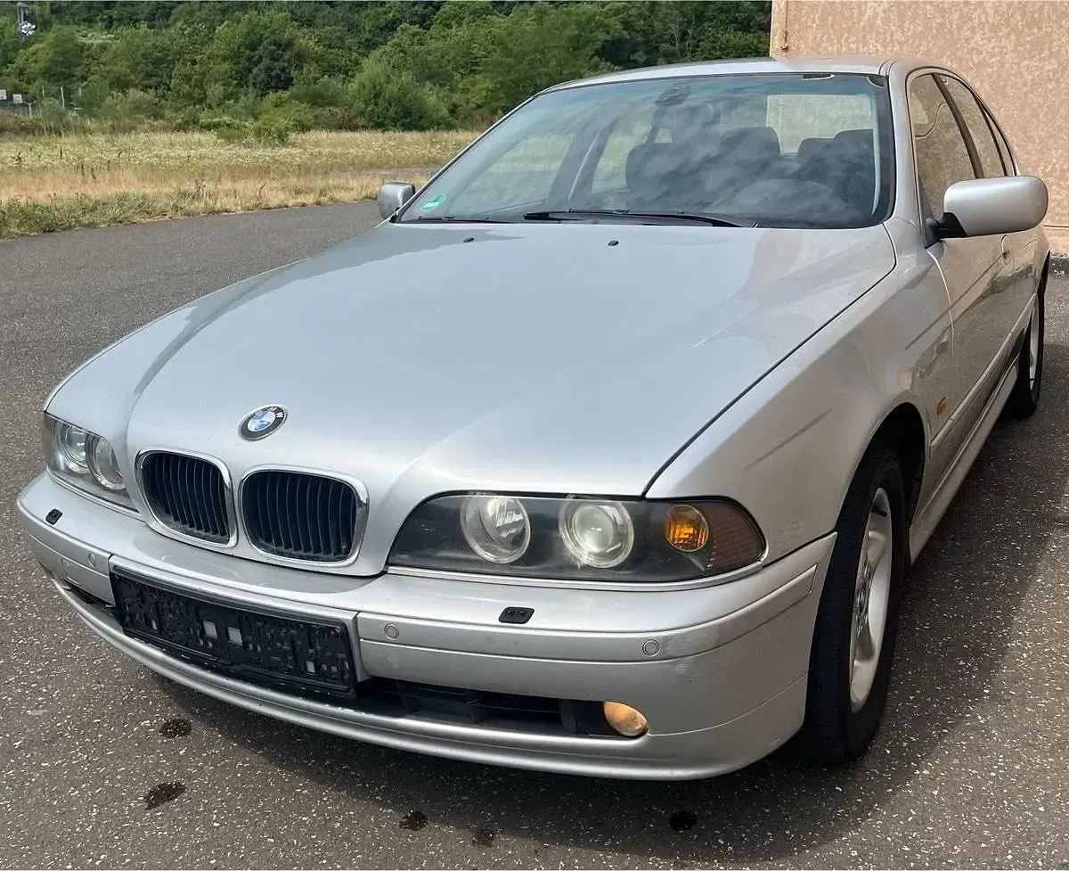 Gebraucht BMW 520 170 PS (125 kW) 2002 Silber Limousine