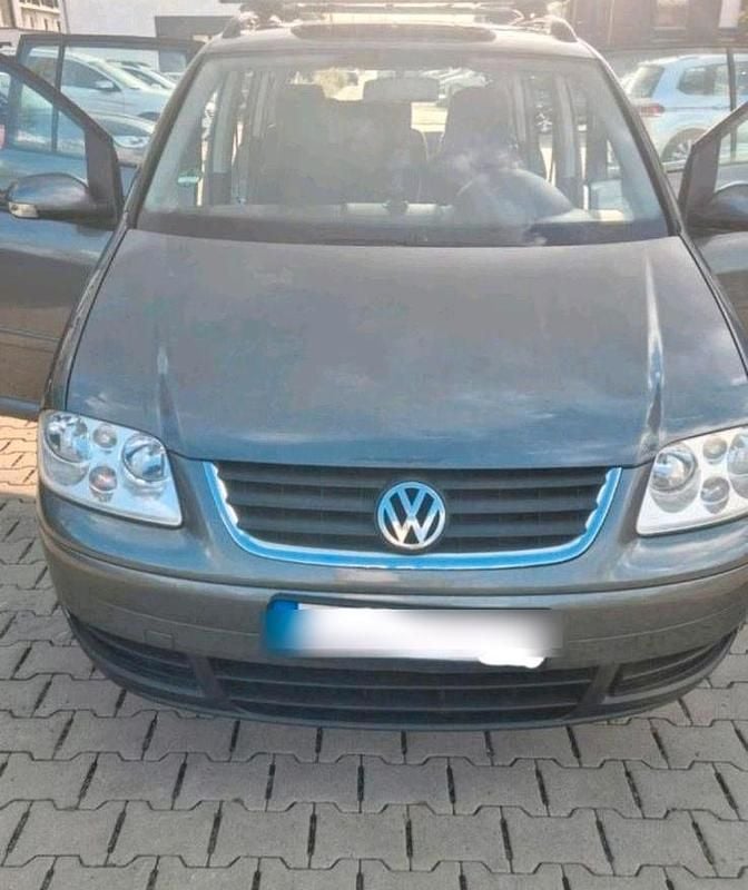 Grau Gebraucht 2004 VW Touran Van / Kleinbus | 1.500 € (Guter Preis) - Bild 1/4