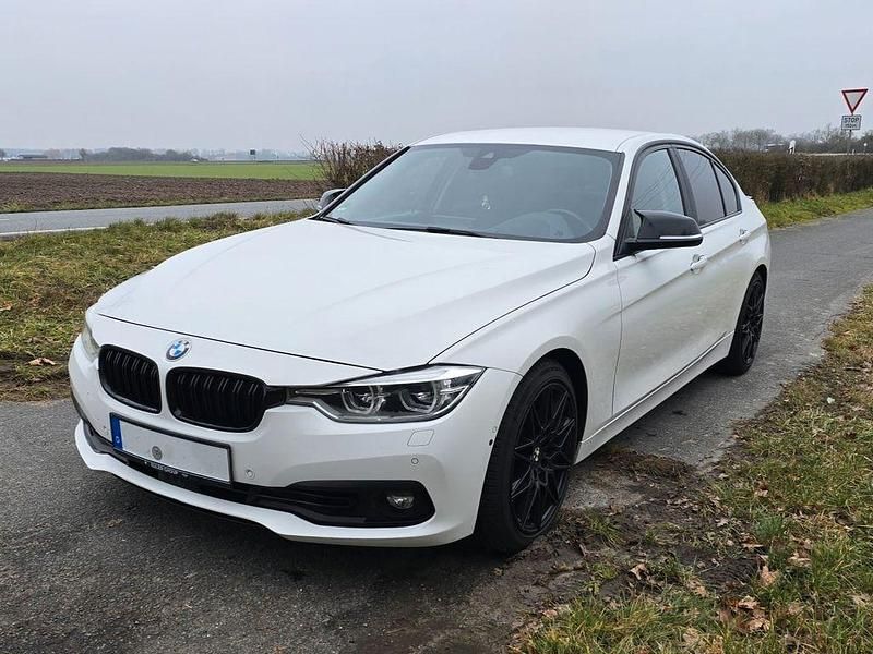 Gebraucht BMW 320 Efficient Dynamics 163 PS (119 kW) 2017 Weiß Limousine