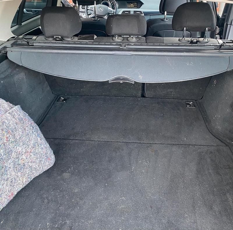 Second-hand Mercedes C180 122 CP (89 kW) 2012 Negru Break