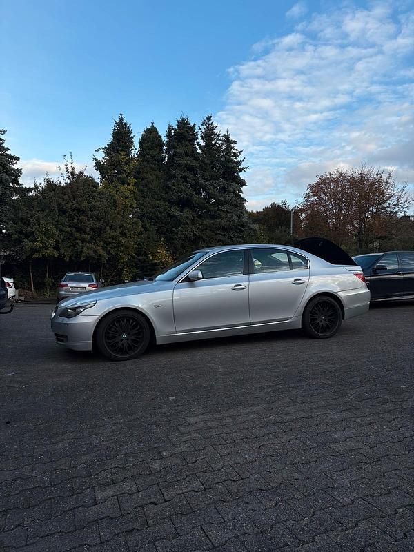 Silber Gebraucht 2007 BMW 523 M Sport Limousine | 5.500 € (Guter Preis) - Bild 1/4