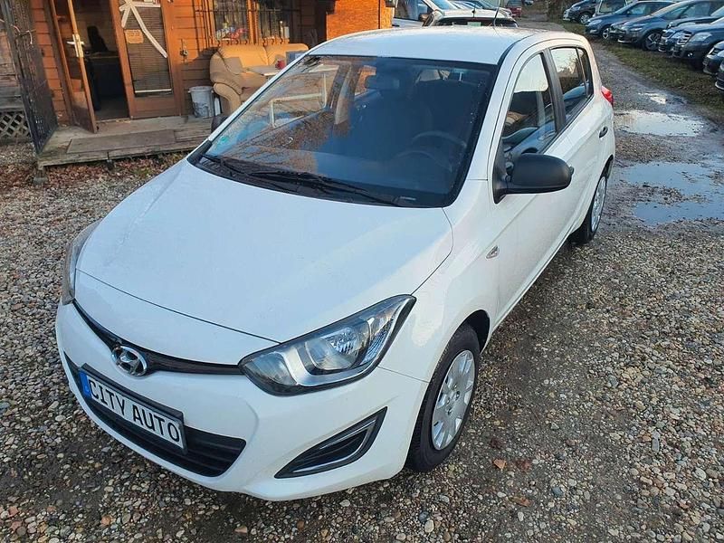 Gebraucht Hyundai i20 Edition 86 PS (63 kW) 2014 Weiß Kleinwagen