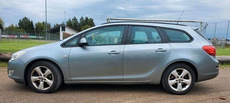 Silber Gebraucht 2012 Opel Astra S Kombi | 3.200 € (Fairer Preis) - Bild 1/4