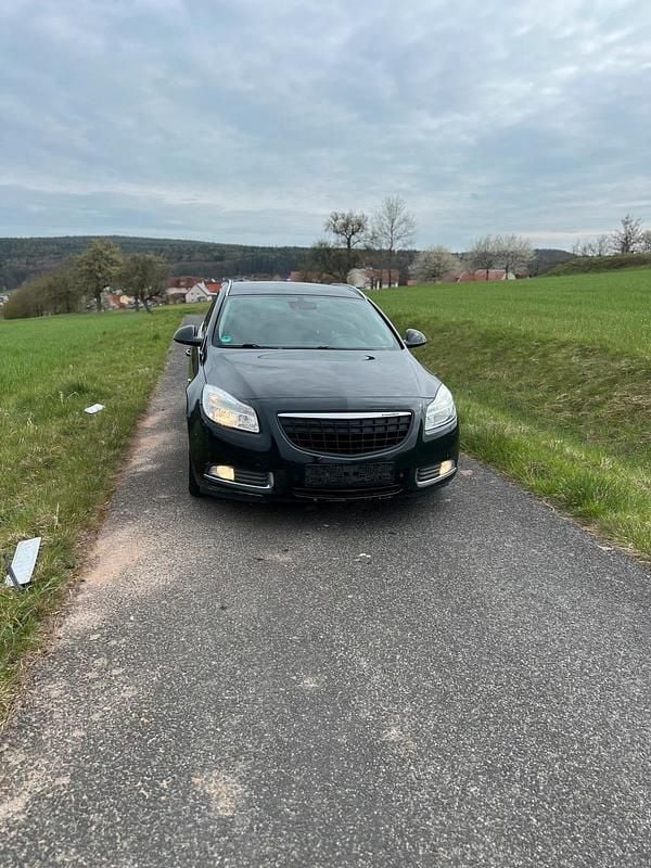 Gebraucht Opel Insignia 160 PS (117 kW) 2012 Schwarz Kombi