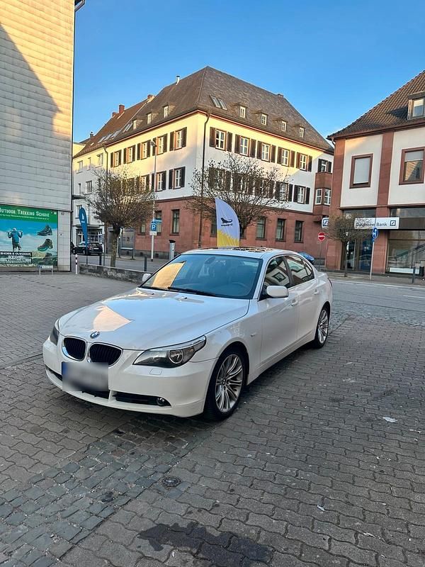 Gebraucht BMW 525 180 PS (132 kW) 2007 Weiß Limousine
