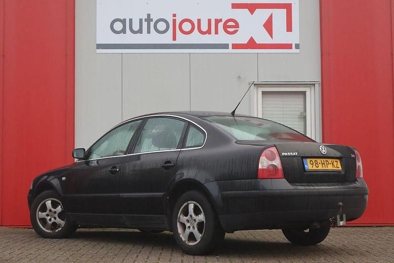 Gebraucht VW Passat Comfortline 116 PS (85 kW) 2001 Schwarz Limousine