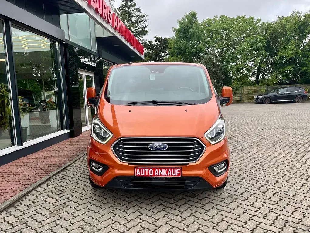 Gebraucht Ford Tourneo 170 PS (125 kW) 2019 Orange glow Van / Kleinbus