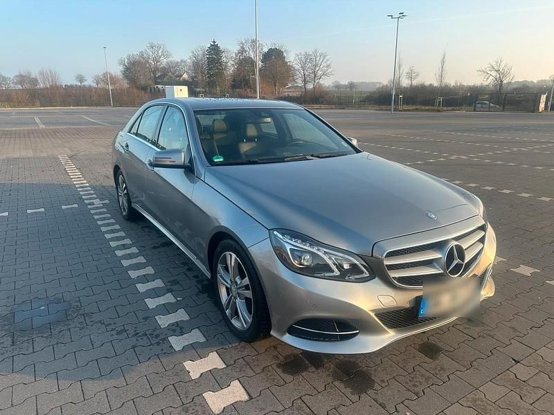 Gebraucht Mercedes E200 136 PS (100 kW) 2014 Grau Limousine