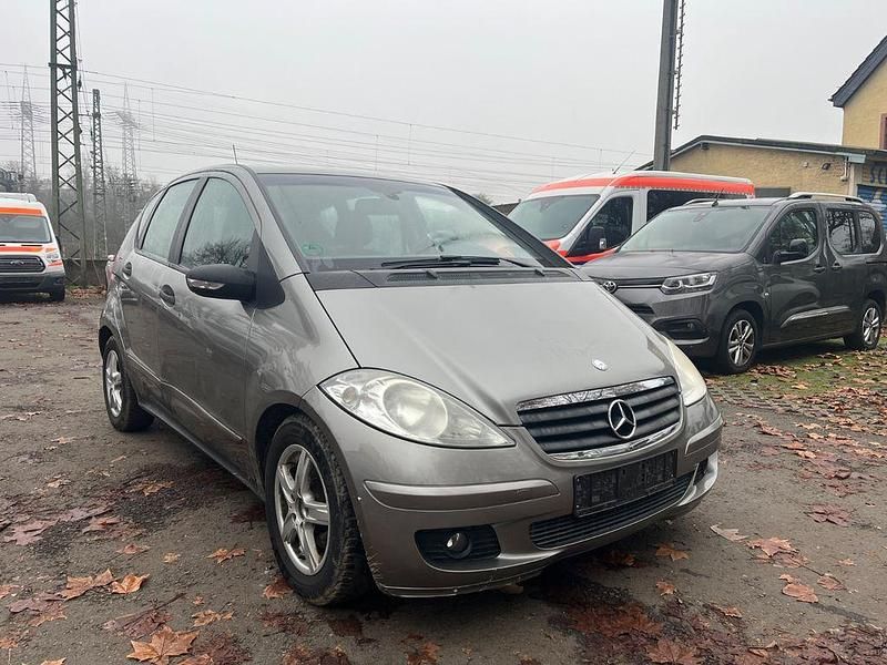 Grau Gebraucht 2006 Mercedes A180 Limousine | 1.999 € (Fairer Preis) - Bild 1/4