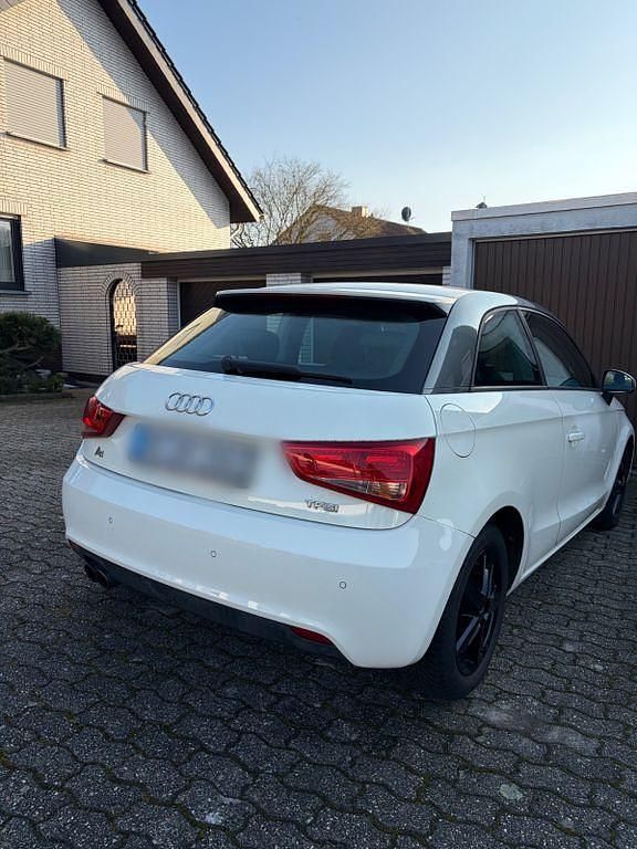 Gebraucht Audi A1 Ambition 122 PS (89 kW) 2010 Weiß Kleinwagen