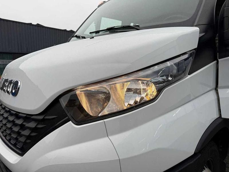 Gebraucht Iveco Daily 116 PS (85 kW) 2020 Weiß Limousine