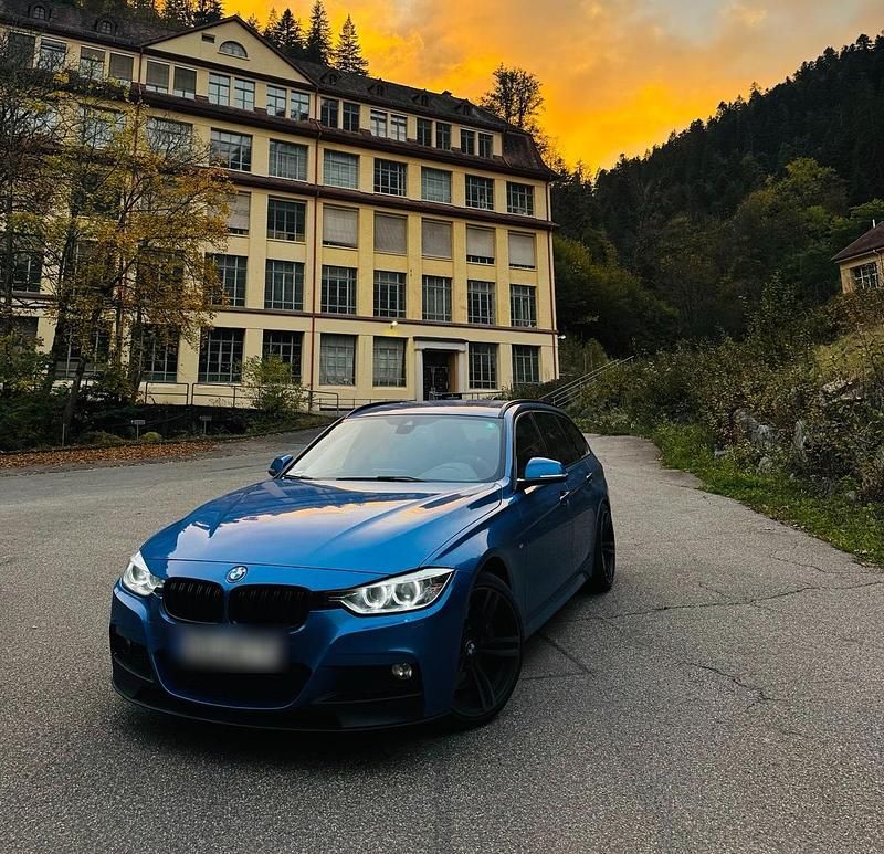 Blau Gebraucht 2014 BMW 335 M Sport Kombi | 23.000 € - Bild 1/4