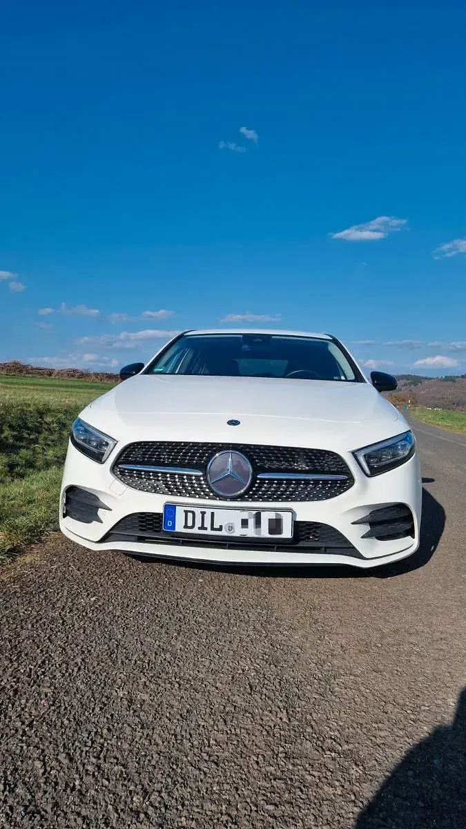Gebraucht Mercedes A200 AMG 163 PS (119 kW) 2018 Weiß Kleinwagen