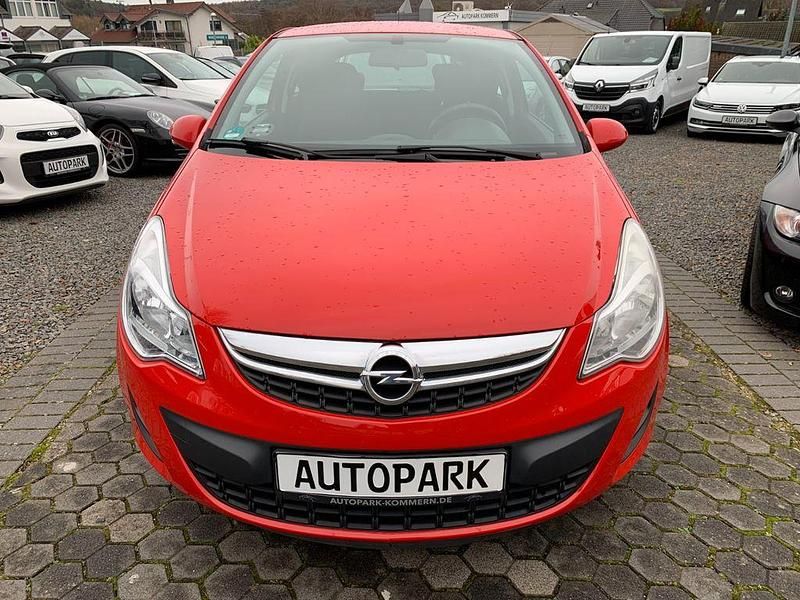 Gebraucht Opel Corsa Selection 69 PS (50 kW) 2012 Rot Kleinwagen