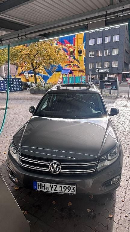 Grau Gebraucht 2013 VW Tiguan Sportline SUV | 12.200 € (Guter Preis) - Bild 1/4