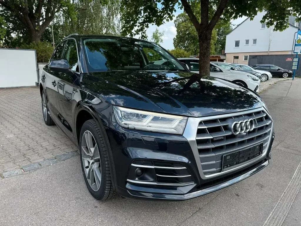 Gebraucht Audi Q5 Sport 190 PS (139 kW) 2019 Mondscheinblau SUV