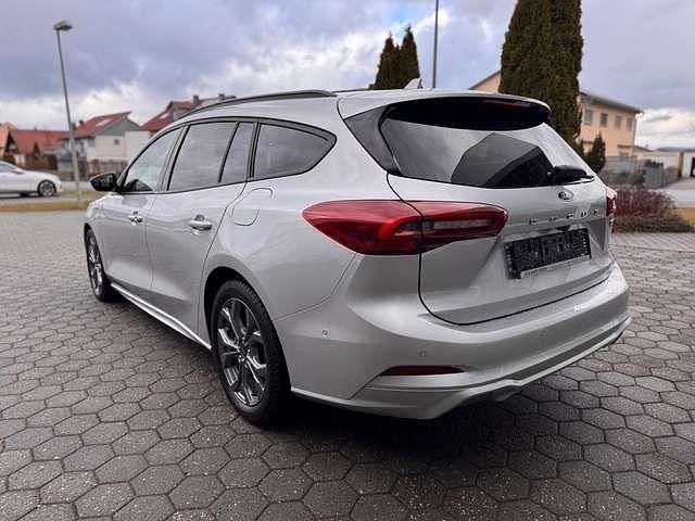 Gebraucht Ford Focus ST-Line X 155 PS (114 kW) 2023 Moondust silber met. (metallic) Kombi