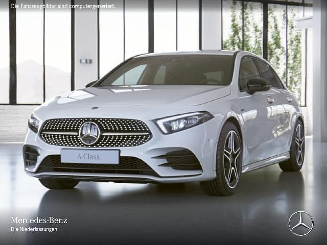 Weiß Gebraucht 2020 Mercedes A250 Kleinwagen | 27.890 € (Fairer Preis) - Bild 1/4