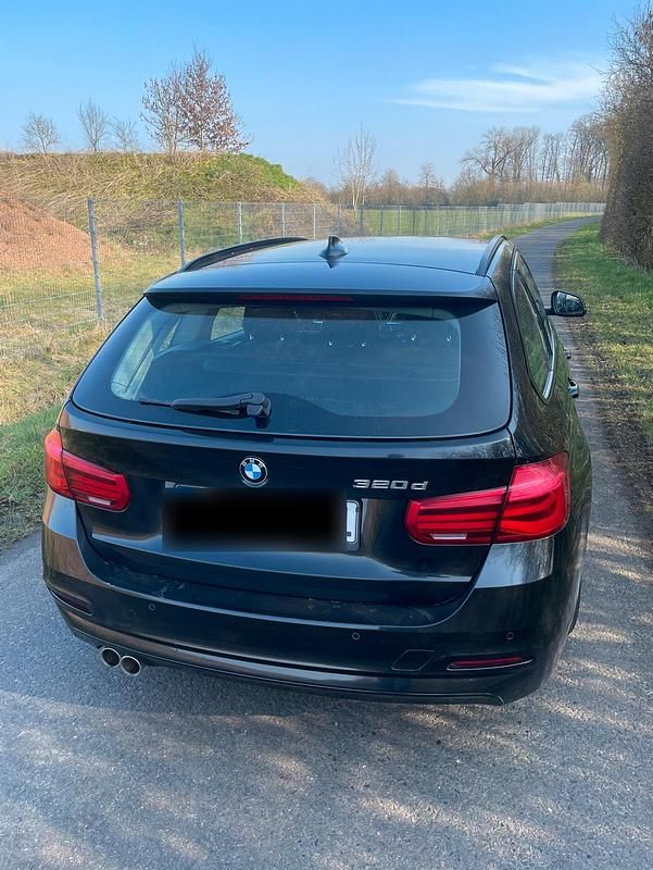 Gebraucht BMW 320 190 PS (139 kW) 2016 Schwarz Kombi