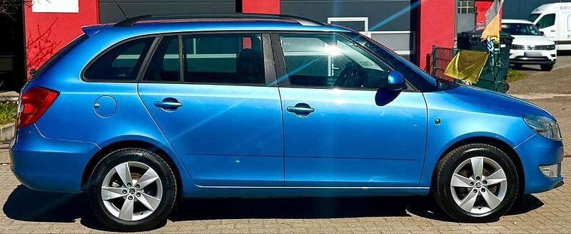 Gebraucht Skoda Fabia 75 PS (55 kW) 2014 Blau Kombi