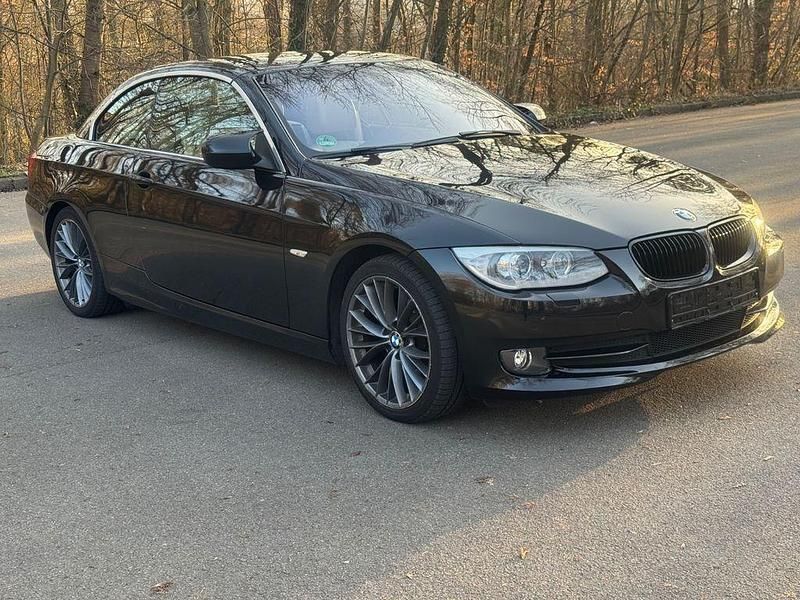 Gebraucht BMW 320 Cabriolet Exclusive 170 PS (125 kW) 2013 Schwarz Cabrio