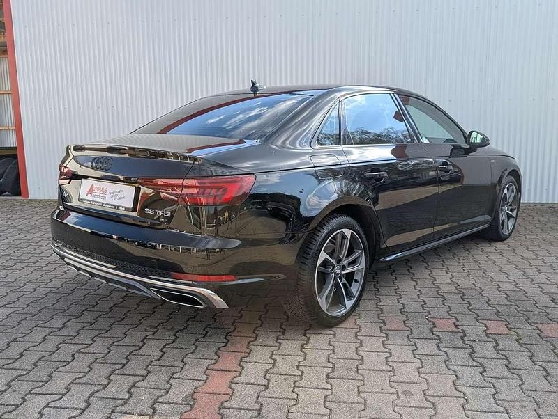 Gebraucht Audi A4 Sport 150 PS (110 kW) 2019 Mythosschwarz metallic Limousine