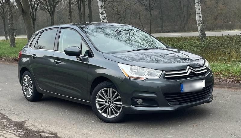 Grau Gebraucht 2010 Citroën C4 Tendance Kleinwagen | 2.450 € (Fairer Preis) - Bild 1/4