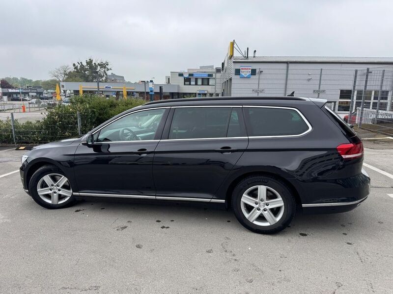 Schwarz Gebraucht 2019 VW Passat Comfortline Limousine | 22.100 € (Guter Preis) - Bild 1/4