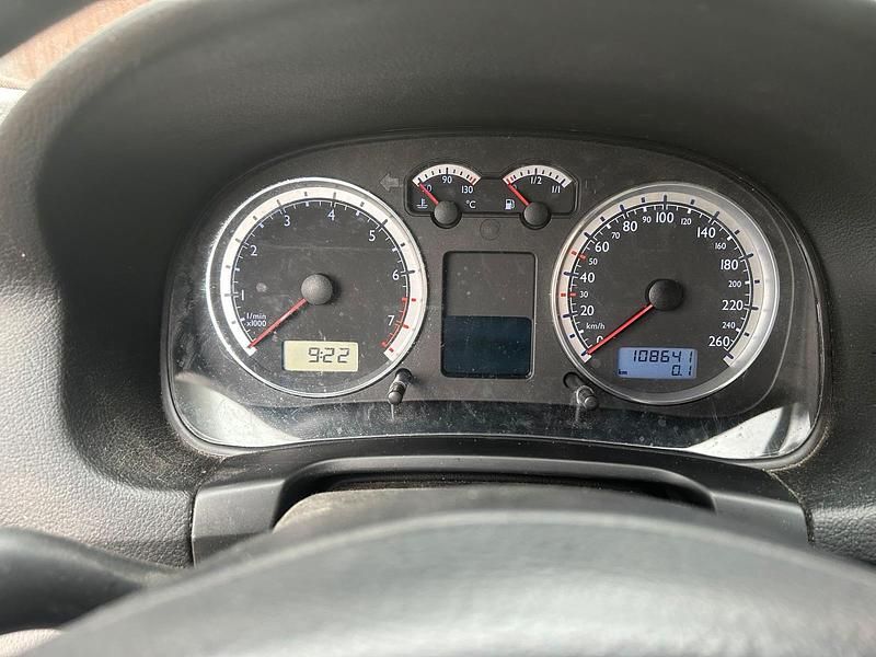 Silber Gebraucht 2003 VW Bora Limousine | 1.450 € (Superpreis) - Bild 1/4