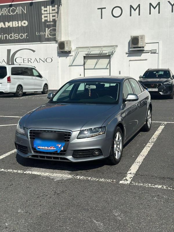 Silber Gebraucht 2009 Audi A4 Limousine | 5.500 € (Guter Preis) - Bild 1/4
