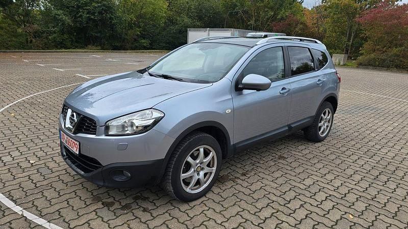 Silber Gebraucht 2013 Nissan Qashqai +2 Tekna SUV | 6.990 € (Guter Preis) - Bild 1/4