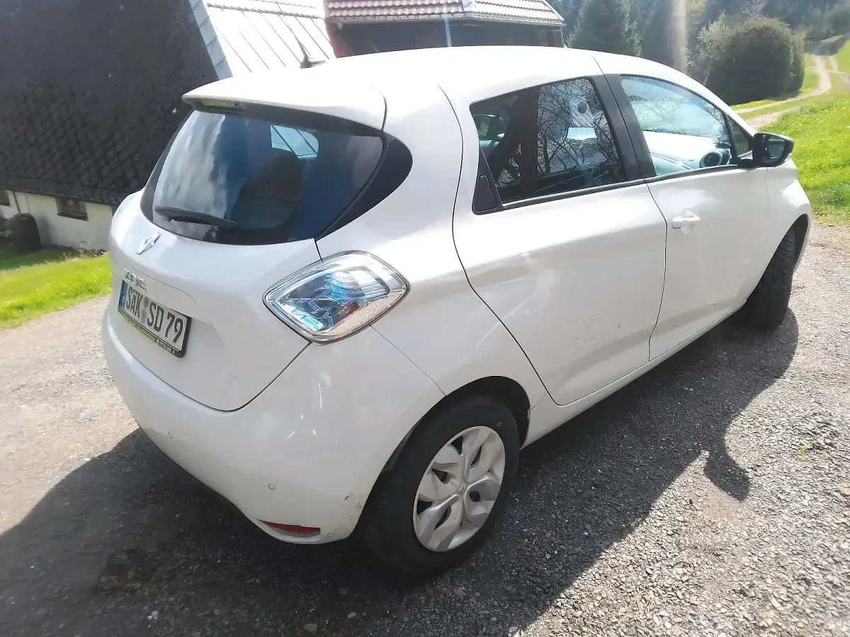 Gebraucht Renault Zoe 72 kW (98 PS) 2014 Weiß Kleinwagen