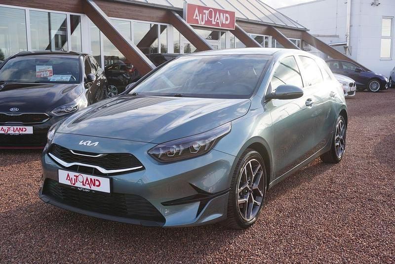 Gebraucht Kia Ceed 160 PS (117 kW) 2023 Grau Kleinwagen