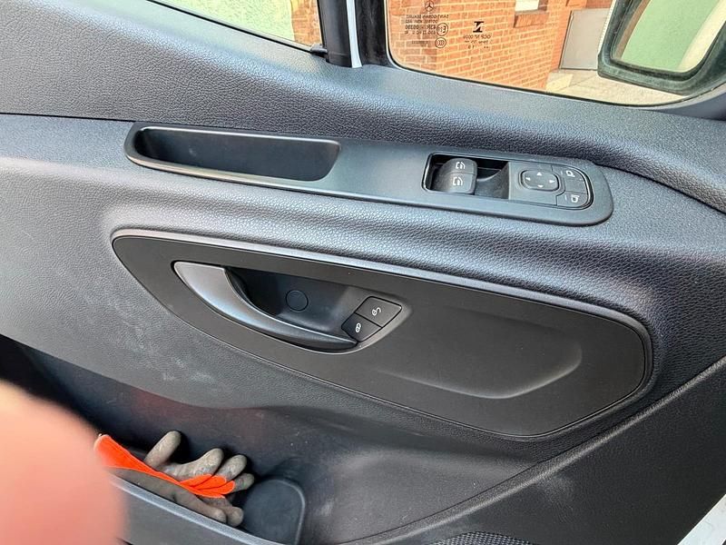 Używany Mercedes Sprinter 163 KM (119 kW) 2019 Biały Van