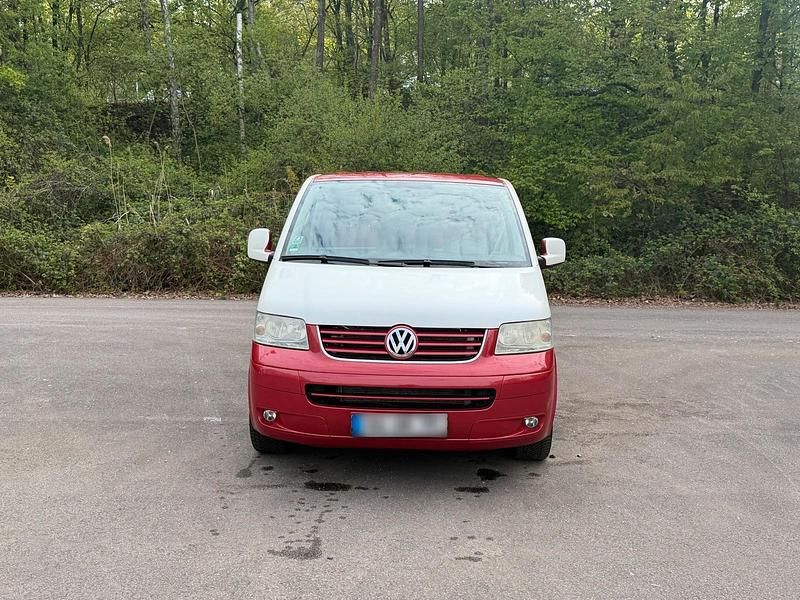 Gebraucht VW Multivan 174 PS (127 kW) 2007 Rot Van