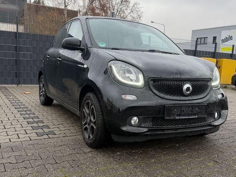 Schwarz Gebraucht 2019 Smart ForFour Kleinwagen | 9.998 € (Guter Preis) - Bild 1/4